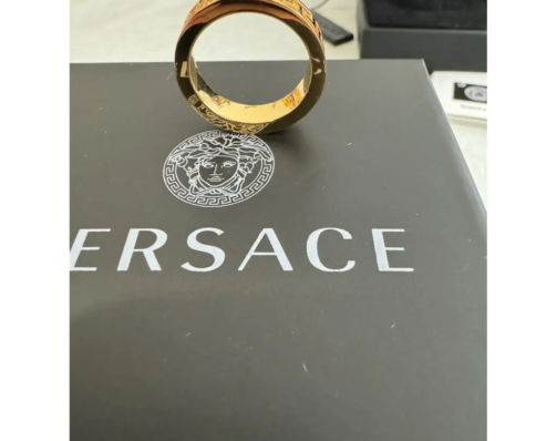 gold-steel-versace-jewellery-48480197-3_4